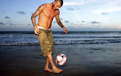 英皇体育焦点-于帕梅卡诺这状态无解了