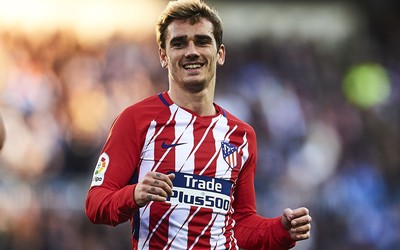 英皇体育动态-佩里西奇任意球被人墙挡出